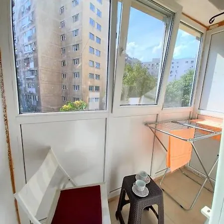 Apartment Garsoniera Linistita Zona Vitan